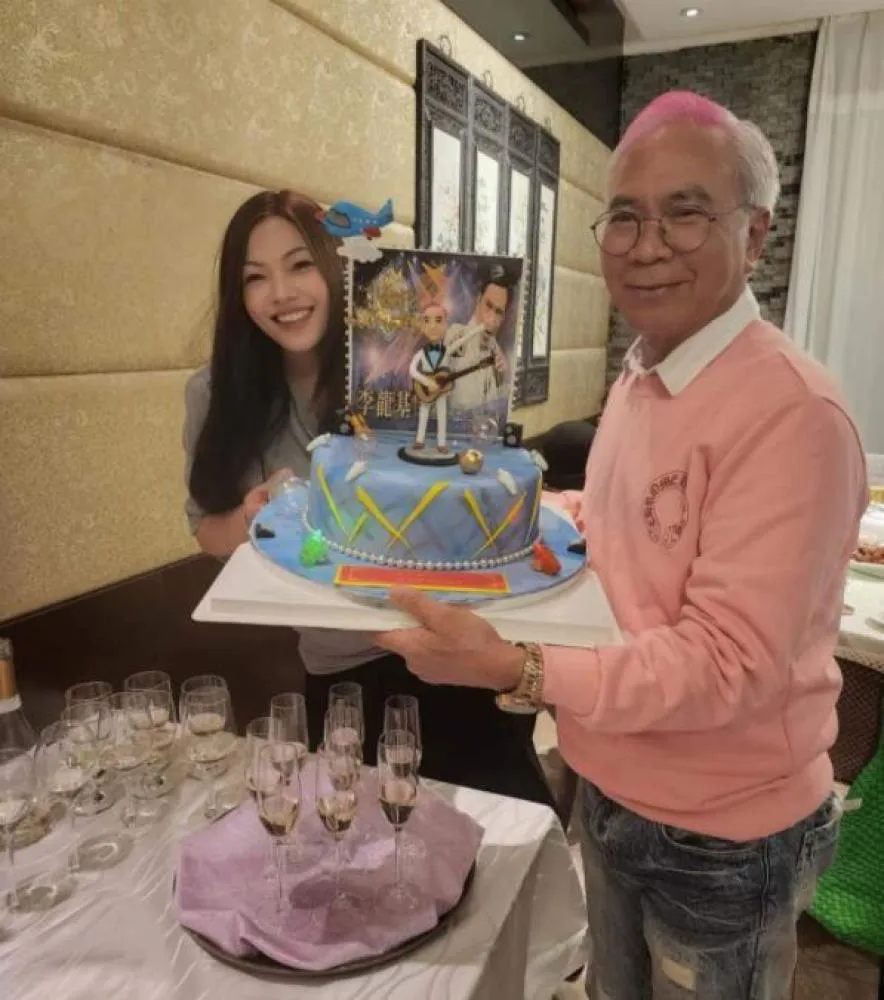 72歲著名藝人李龍基與小36歲女友宣佈再婚  相戀4年修成正果 
